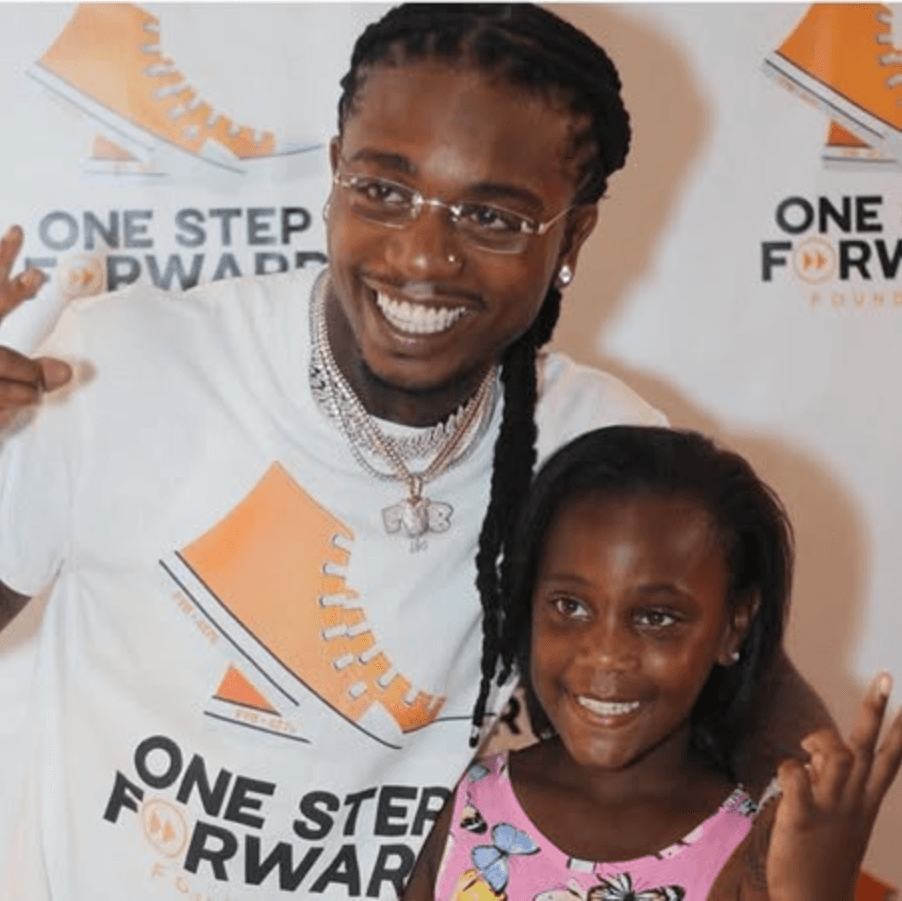 Jacquees at a One Step Forward Foundation community event